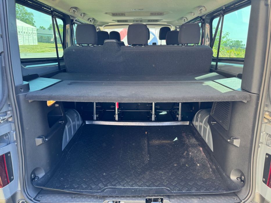 Wynajem busa Renault Trafic 9os 230zl/doba