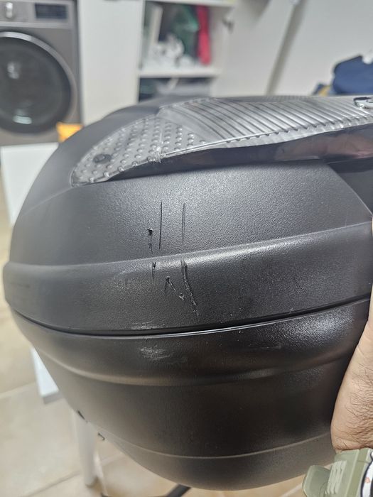 Top Case Givi c/ encosto e base e suporte para xmax