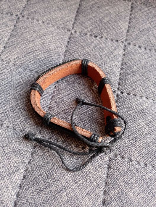 Bransoletka zaciągana z krzyżem