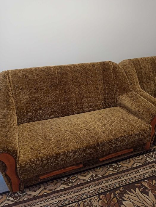 Продам диван і два крісла