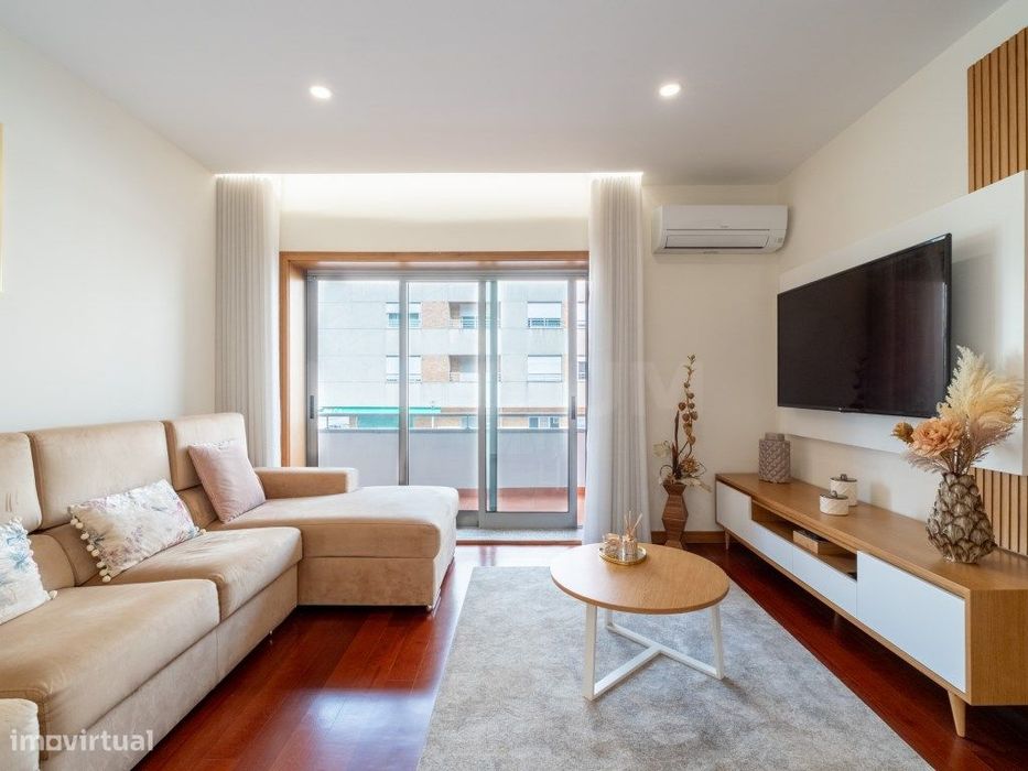 Apartamento T1+1 em Alfena