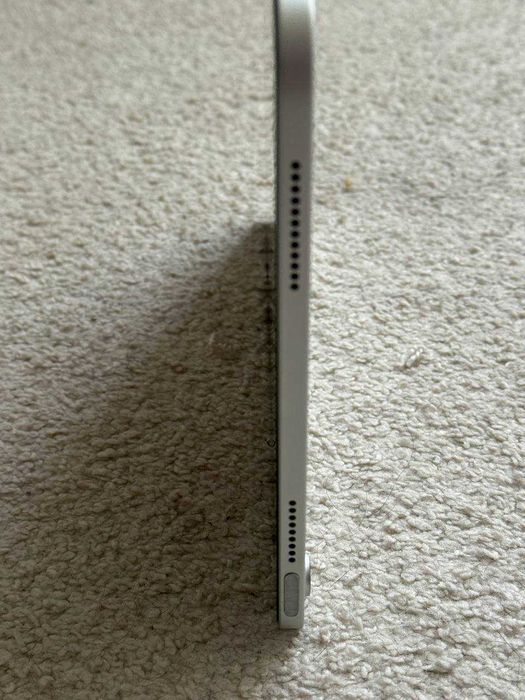 Планшет Apple iPad 11" WiFi 128GB Silver (2025)