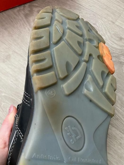 Рабочая обувь с защитой 46 размер