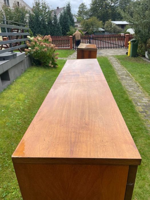 Zestaw starych mebli