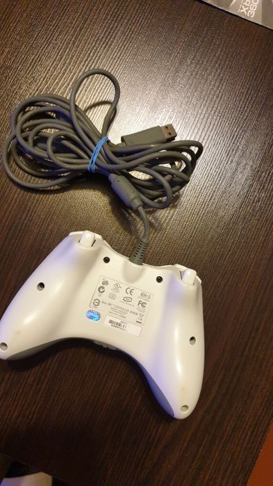 Sprzedam oryginalny pad do Xboxa 360