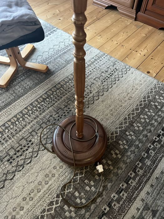 Lampa stojaca podlogowa