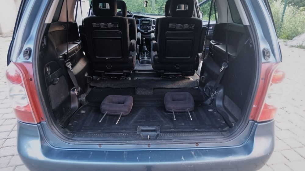 Продам Mazda MPV