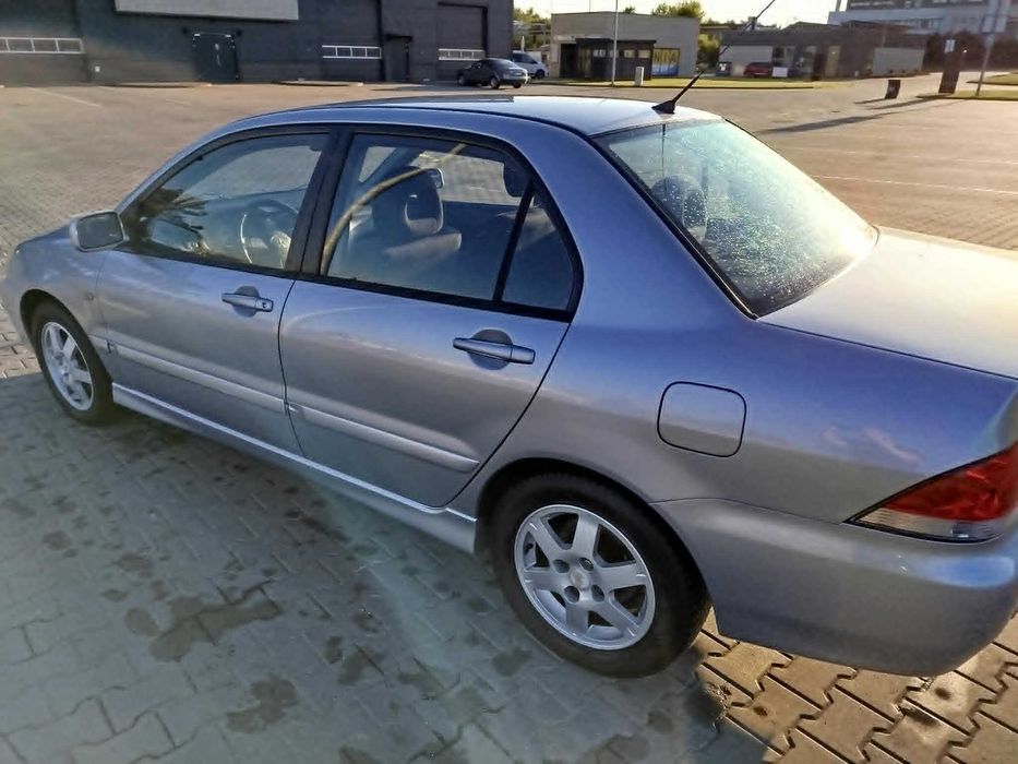 Mitsubishi Lancer