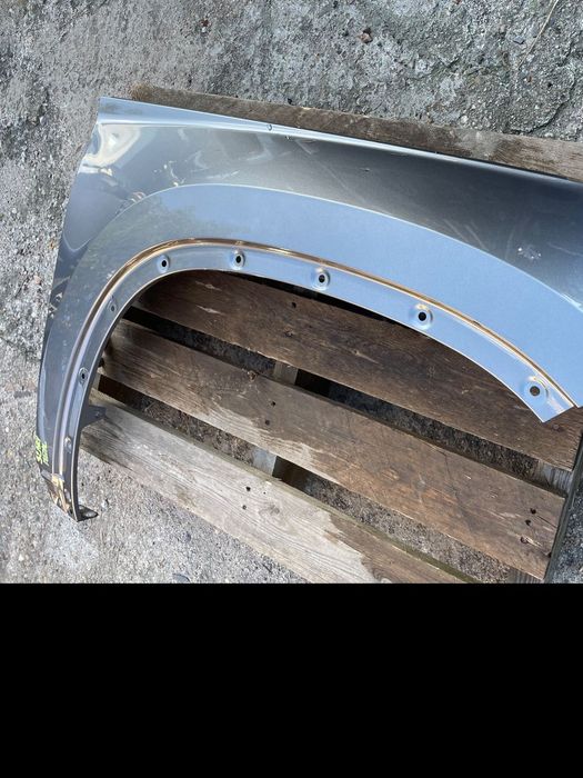 BŁOTNIK PRZÓD PRAWY SKODA KODIAQ 565 SZARY STALOWY