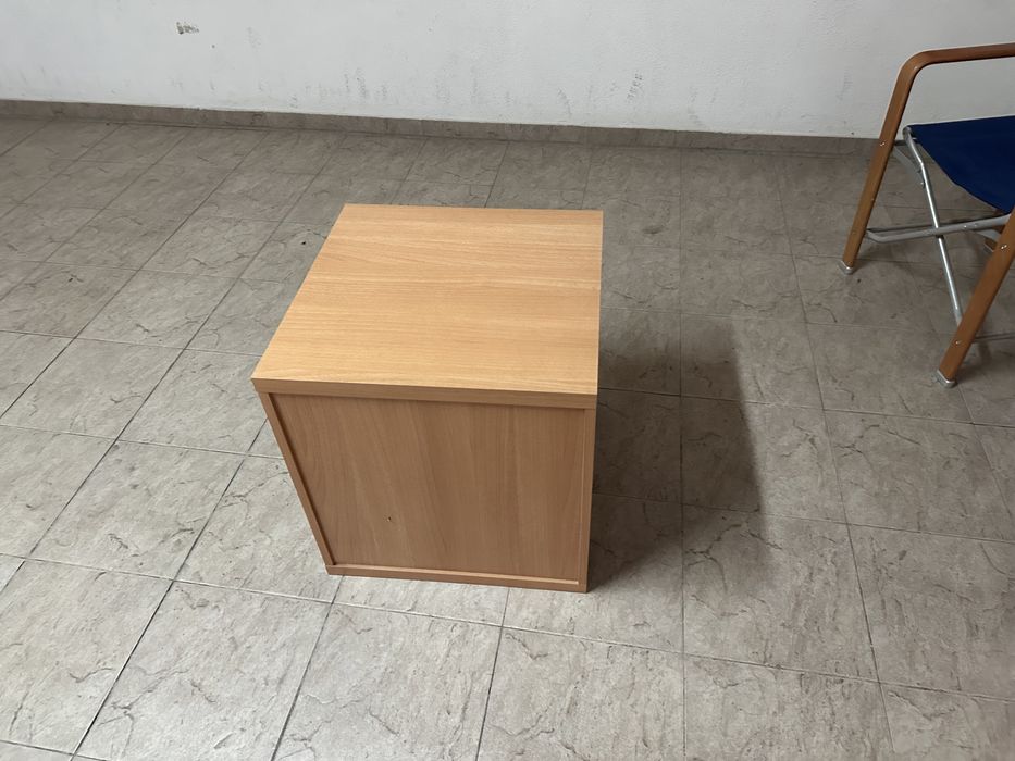 Mesinha de cabeceira