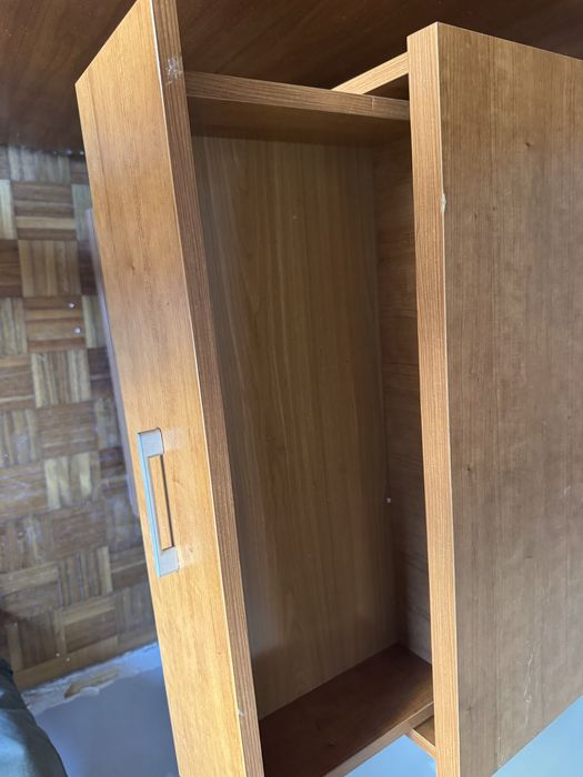 Vendo comoda 5 gavetas