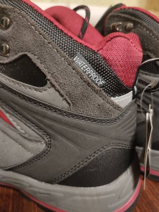 Трекенгові черевики