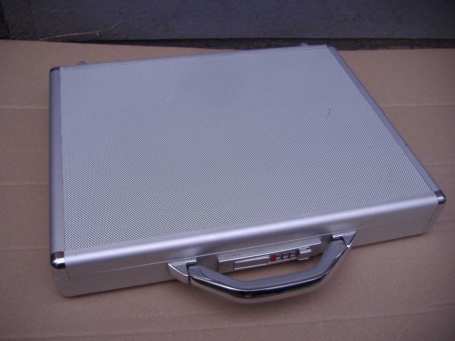 Крутой алюминиевый кейс (из Германии) под ноутбук документы 41/32/6см
