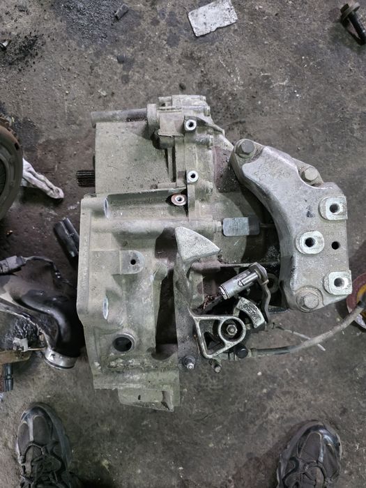 Skrzynia biegów GRF Golf V Leon Altea Octavia A3 Touran Caddy