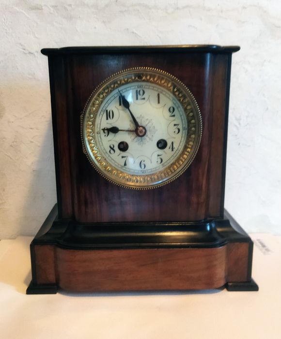 Камінний французький годинник