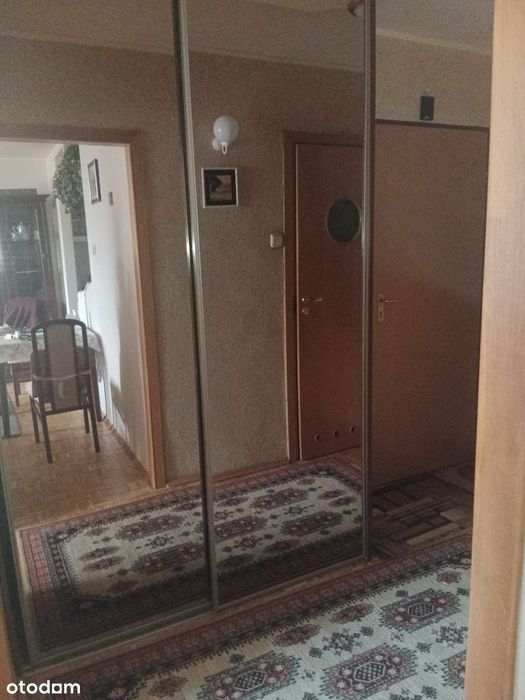 Wygodne mieszkanie z piwnicą w Wawrze