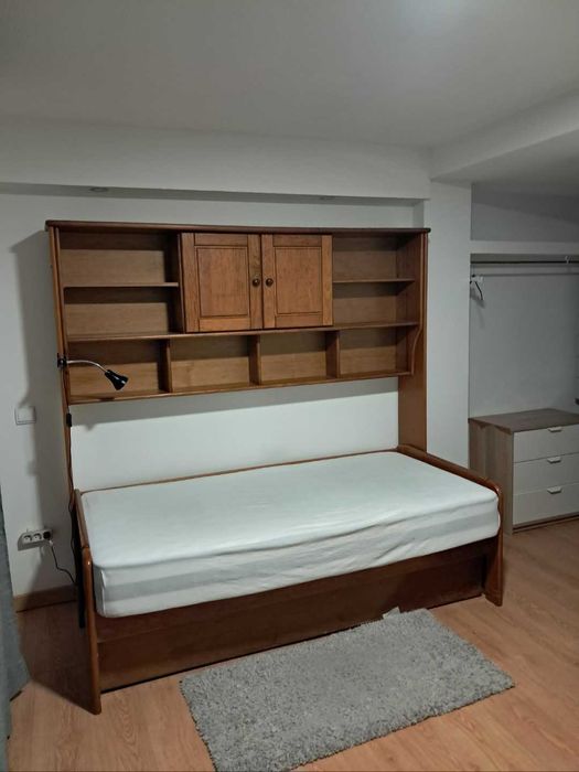 Arrenda-se quarto com closet Estoril