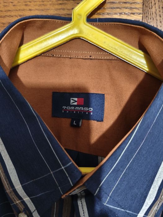 Camisa de homem de tons azul e castanho da marca Tom mago