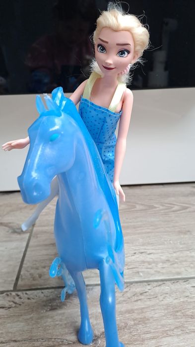 Lalka Elsa + koń