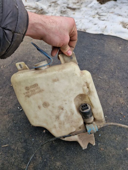 Бачок омивача скла, фар vw golf 3