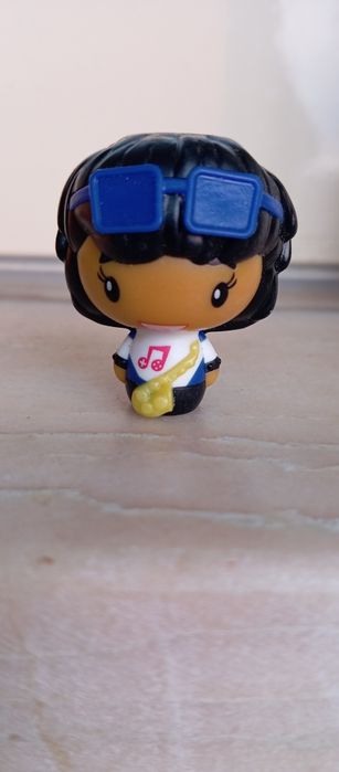 Various dolls various collections64585104523650122