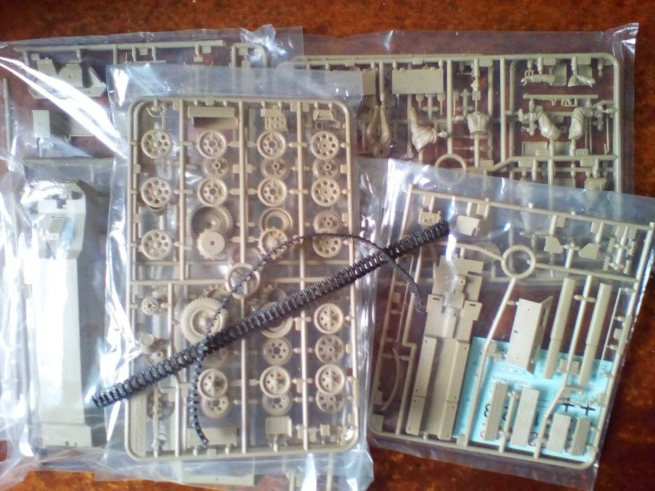 Сборная модель 1/35 бронетранспортер SD.KFZ.251/1