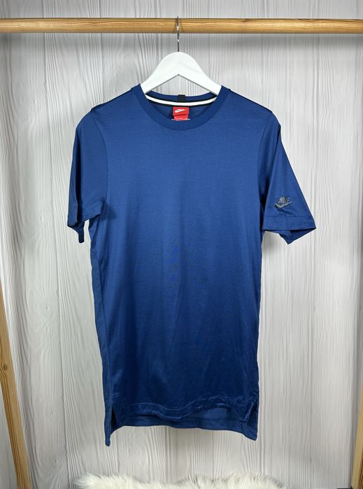 Nike Futura Blue Bonded футболка з гарним базовим дизайном