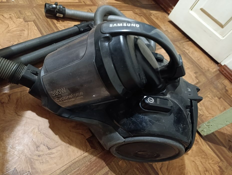 Пылесос Samsung 1500 w на запчасти или под ремонт