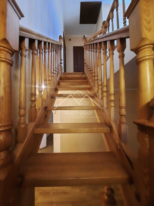 Продаж сучасного двоповерхового будинку на Ластівці