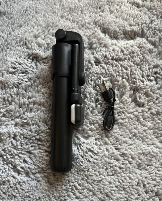 Syatyw Selfie stick …………