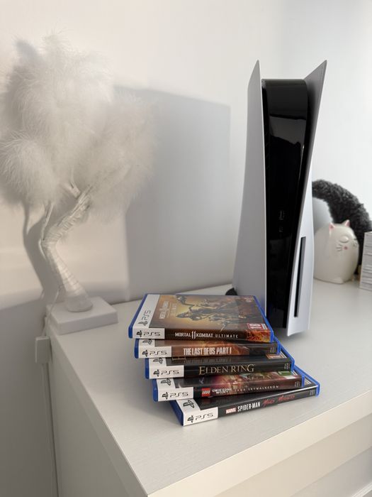 Ps5 825Gb + stacja ładująca Sony + 5 GIER