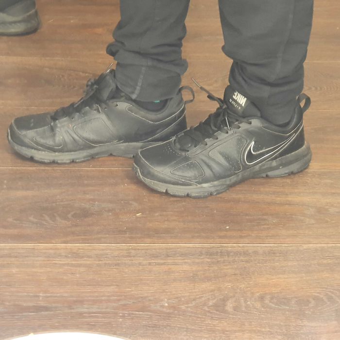 nike кросівки оригінал кожа шкіра 27,5 см
