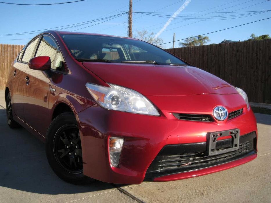 Toyota Prius Four      2014