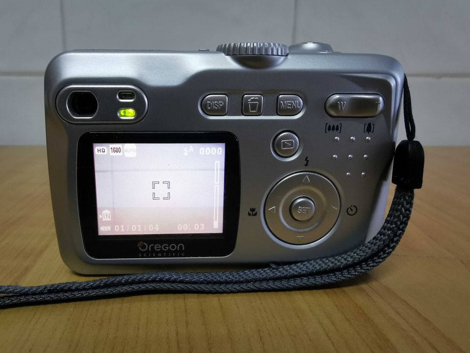 Máquina Fotográfica Digital Oregon Scientific DS9610 4.0 Mega pixels
