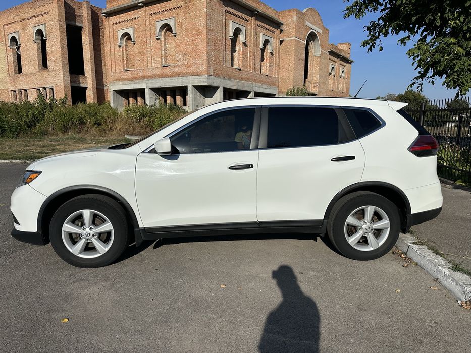 Nissan Rogue S 2015 — доглянутий сімейний автомобіль