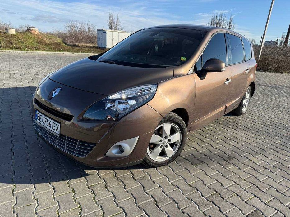 Renault Grand Scénic 3 2010 год 2.0 бензин