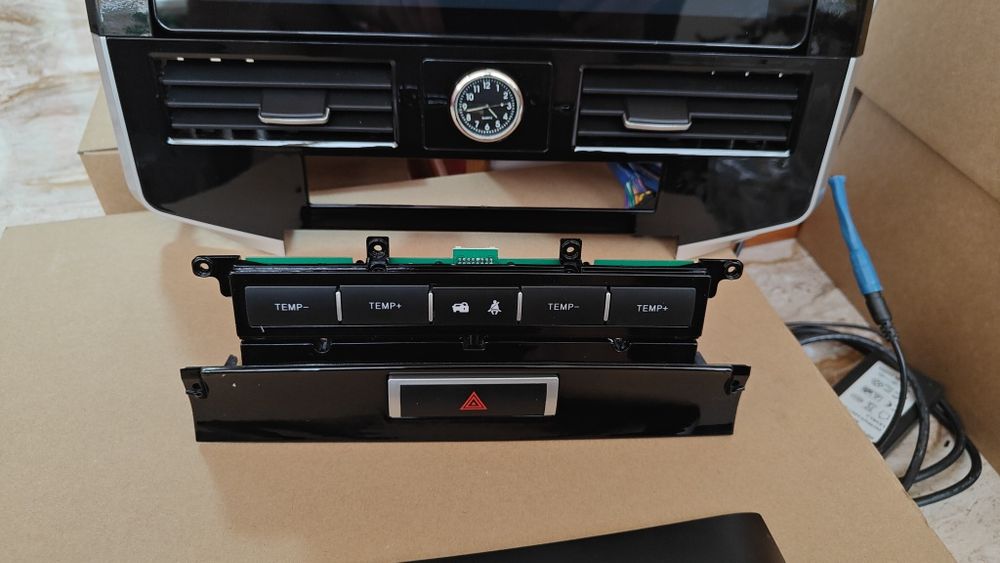 Штатная магнитола Toyota land cruiser 200 300  Prado 150 120android 12.3" GPS WiFi