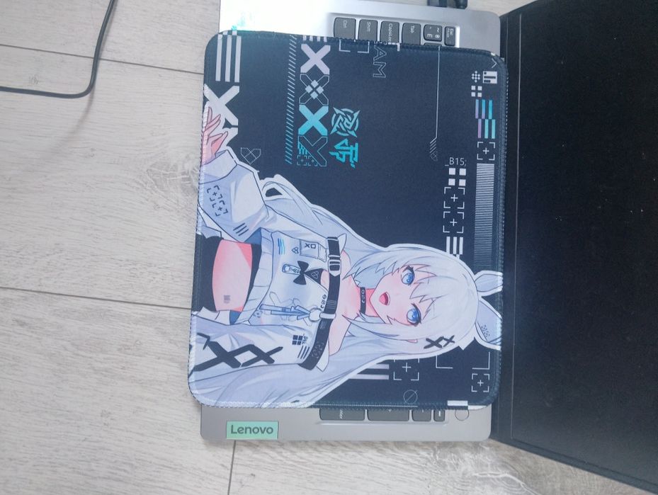 Sprzedam laptopa "Lenovo IdeaPad 15,6  i3-N305 / 8GB RAM /