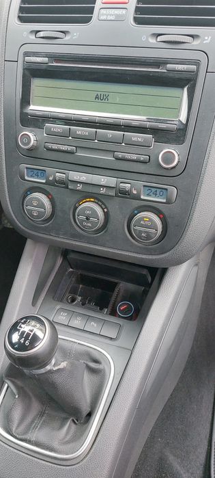 Volkswagen Golf 5 CAXA 1.4