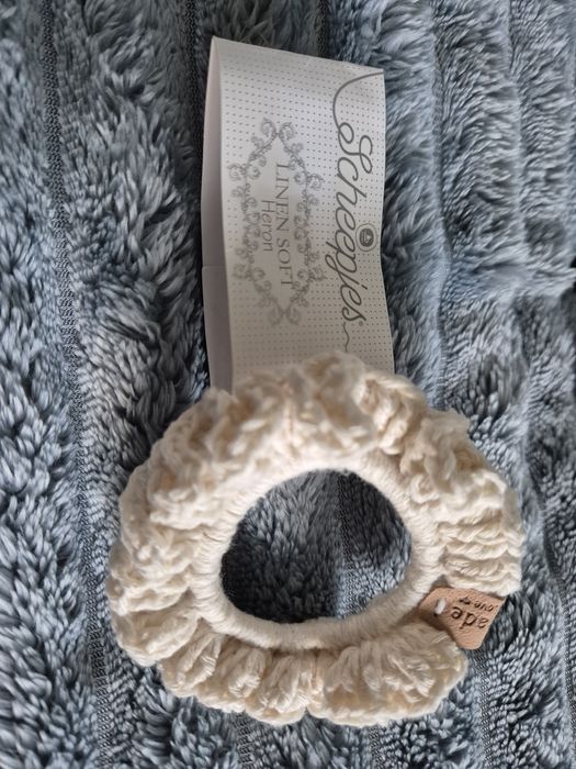 Gumka do włosów - scrunchie szydełkowa