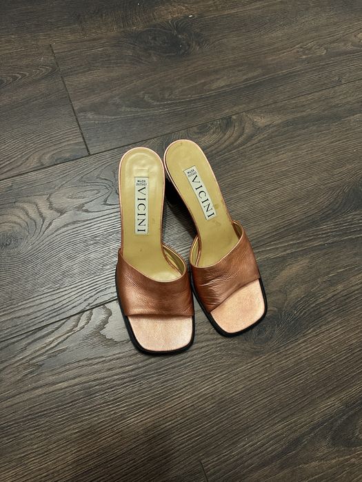 Vicini, Made in Italy — вінтажні шкіряні мулі