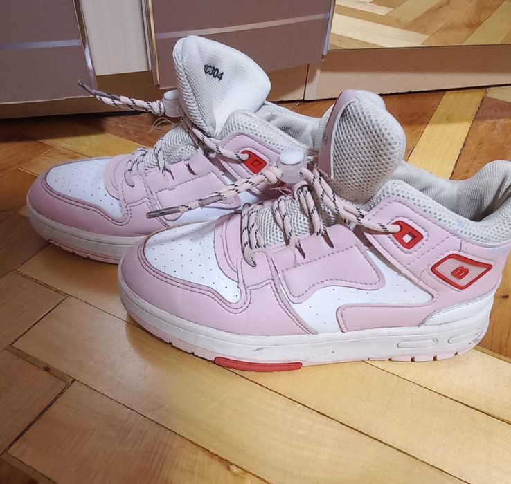 Продам кросівки для дівчинки