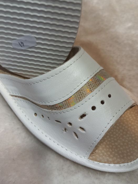 Skórzane pantofle damskie, rozmiar 41