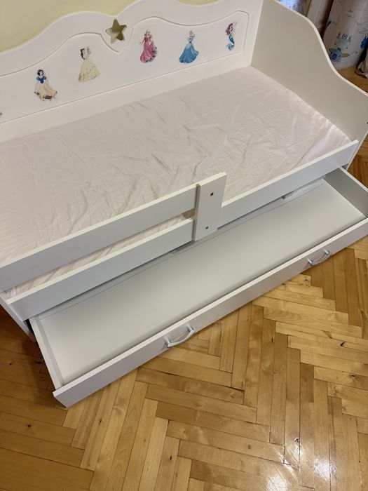 Дитяче ліжко, прктично нове