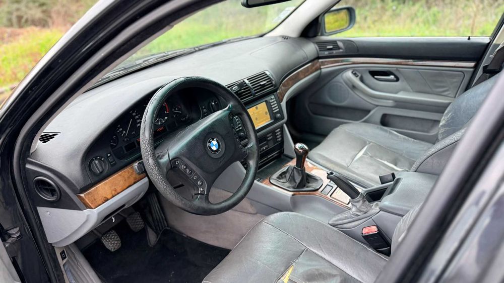 BMW 525D 2002  (IUC e inspeção até Julho)
