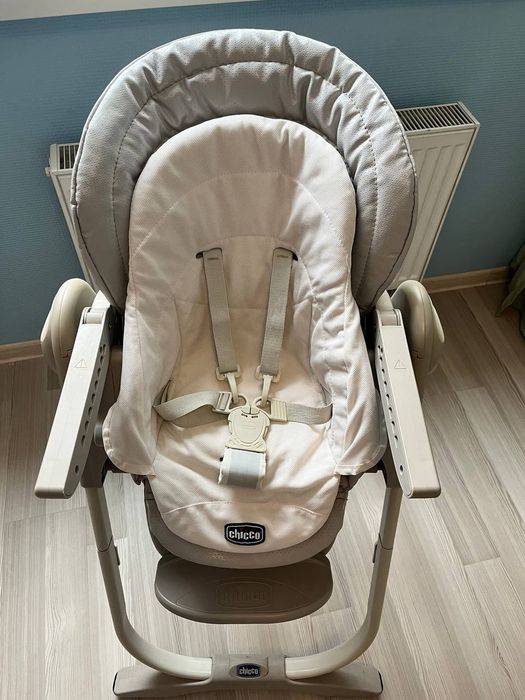 Дитячий стільчик для годування Chicco