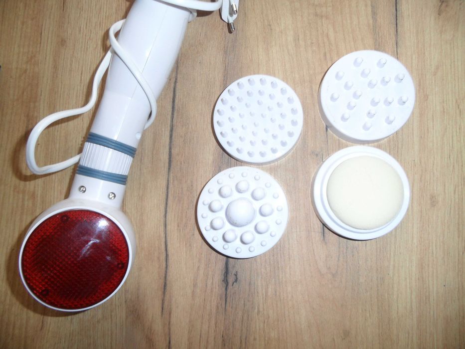 Masażer z polem grzewczym  -AEG