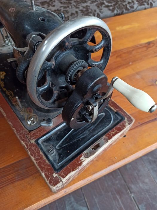 Швейна машинка УІМЗ