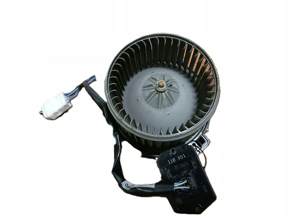 TOYOTA YARIS VERSO 99-05 r. 1,5 B DMUCHAWA WENTYLATOR NAWIEWU 194000-0821 *