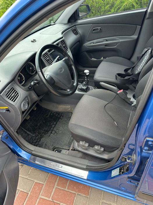 Kia rio хетчбек 2006 року